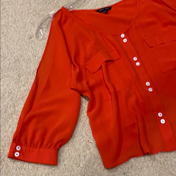 Crimson color blouse - Picture 4 of 7